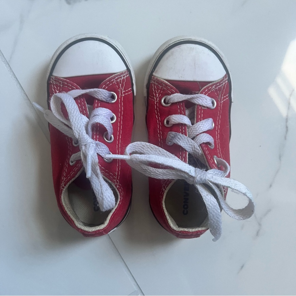 Toddler converse all star, red, size 6, excellent condition.